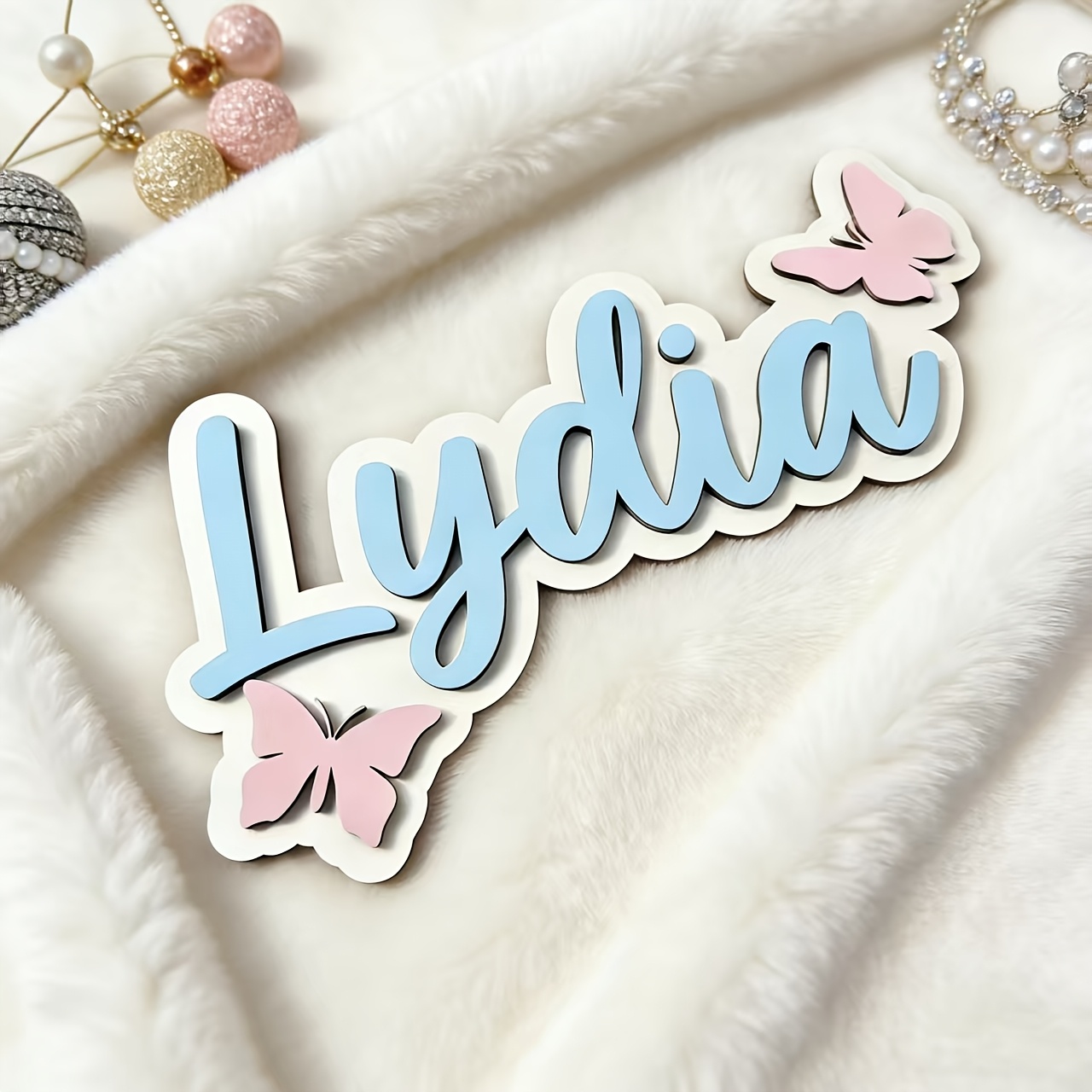 Baby Products Decoration - Personalisiertes blau-rosa Schmetterlings-Namensschild für das Zimmer,